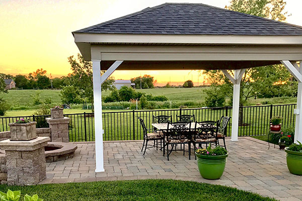 Садовая мебель и светильники